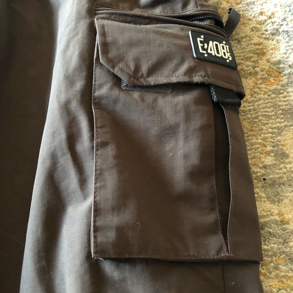 Snowboard/Ski Pants. Men’s size small. - Picture 8 of 8